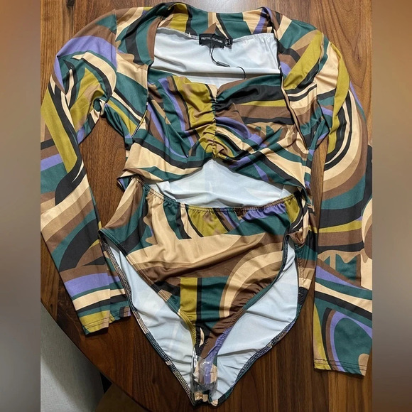NWOT PrettyLittleThing‎ One Piece Long Sleeve Bodysuit Ruched Top High Cut - Picture 1 of 6